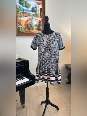 Women’s Black & White Patterned T-Shirt